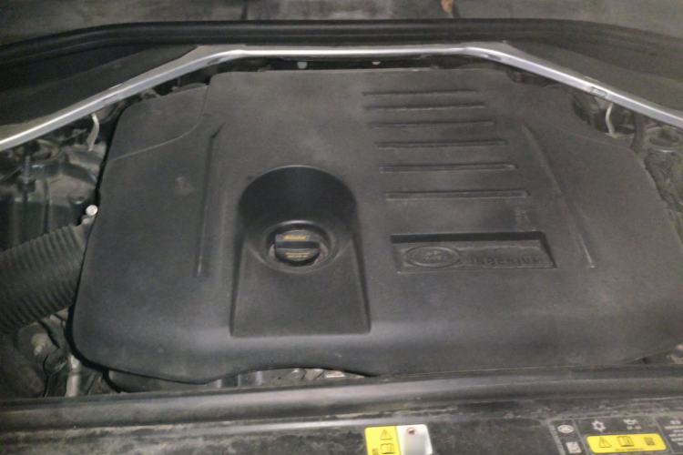 Used Land Rover Range Sport 2023 400PS Dynamic SE Engine Bay
