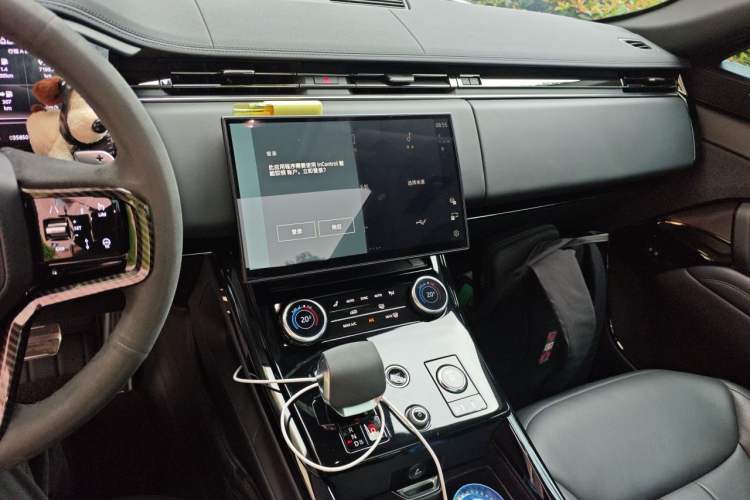 Used Land Rover Range Sport 2023 400PS Dynamic SE Audio And AC Panel