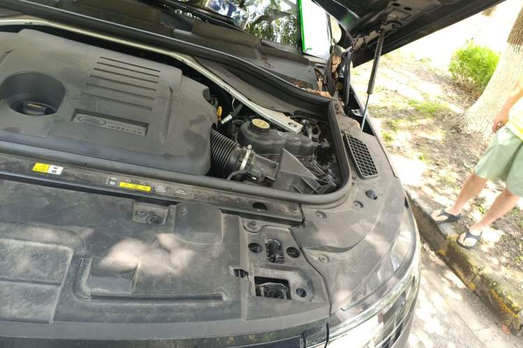 Used Land Rover Range Sport 2023 360 PS S Engine Bay Left
