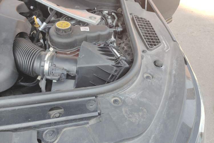 Used Land Rover Range Sport 2023 400PS Dynamic SE Engine Bay Left