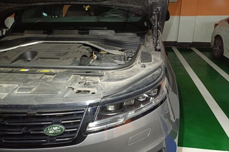 Used Land Rover Range Sport 2023 400PS Dynamic HSE Engine Bay Left