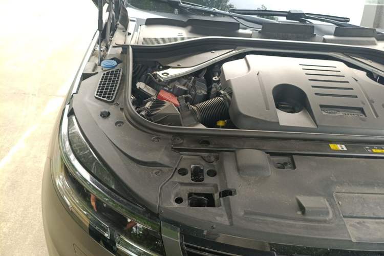 Used Land Rover Range Sport 2023 400PS Dynamic SE Engine Bay Right