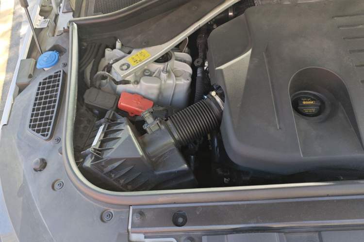 Used Land Rover Range Sport 2023 400PS Dynamic SE Engine Bay Right