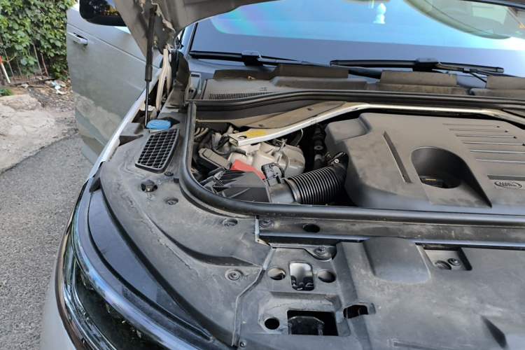 Used Land Rover Range Sport 2023 400PS Dynamic HSE Engine Bay Right