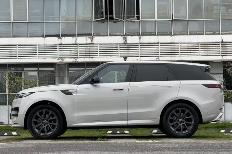 Used Land Rover Range Sport 2023 400PS Dynamic SE Exterior 3