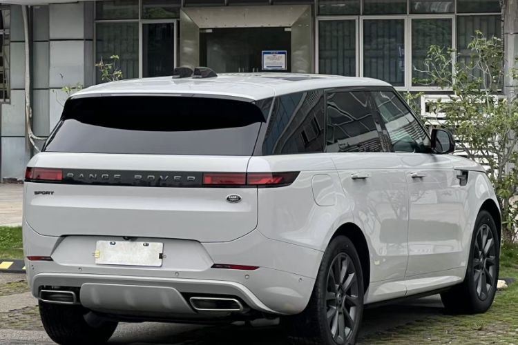 Used Land Rover Range Sport 2023 400PS Dynamic SE Exterior 6