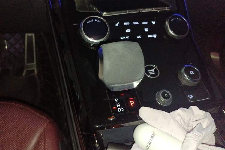 Used Land Rover Range Sport 2023 400PS Dynamic HSE Gear Lever