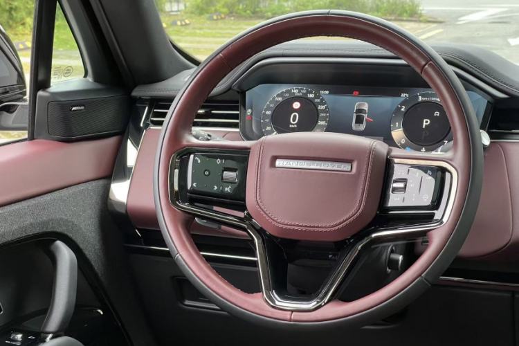Used Land Rover Range Sport 2023 400PS Dynamic SE Interior 11