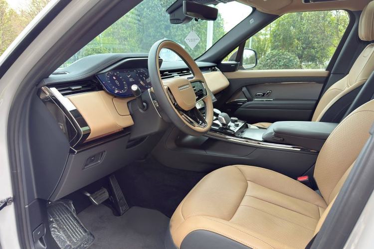 Used Land Rover Range Sport 2023 400PS Dynamic SE Interior 4
