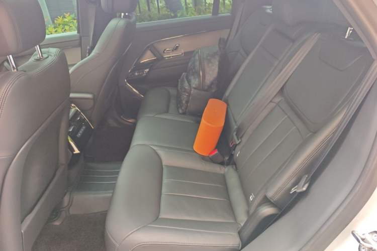 Used Land Rover Range Sport 2023 400PS Dynamic SE Left Rear Seat