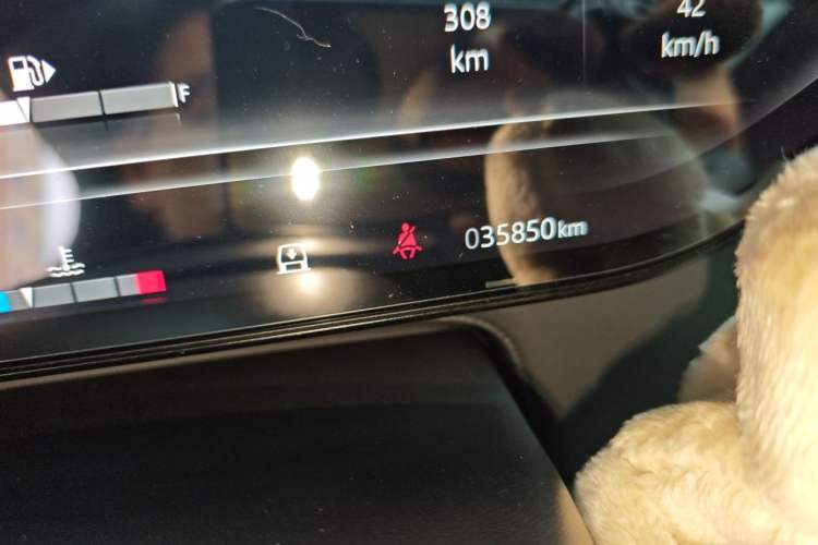 Used Land Rover Range Sport 2023 400PS Dynamic SE Odometer Close Up