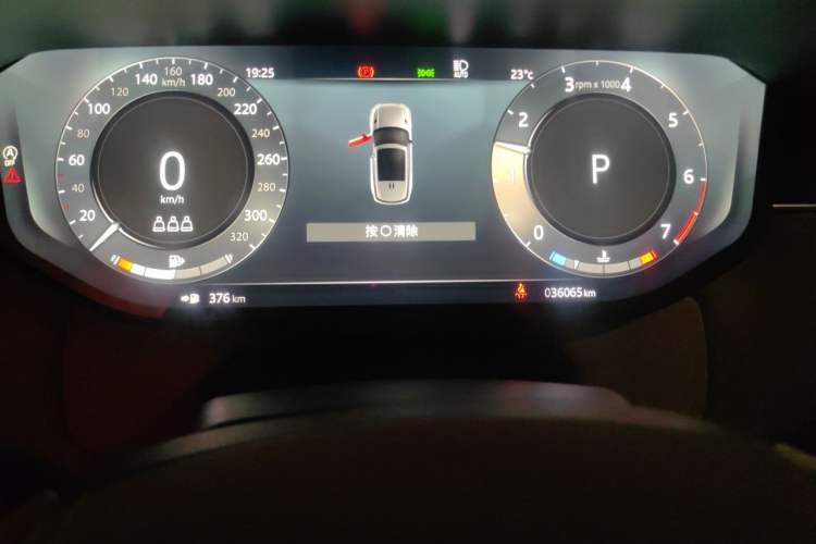 Used Land Rover Range Sport 2023 400PS Dynamic SE Odometer Close Up