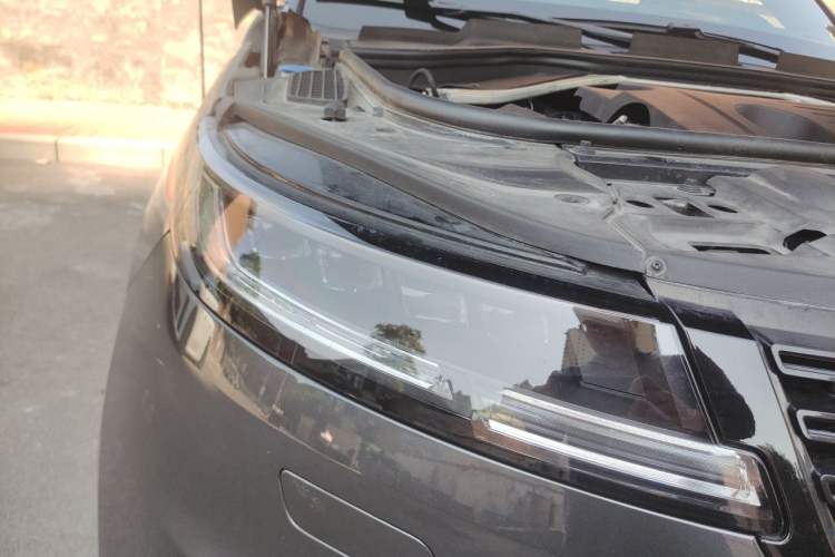 Used Land Rover Range Sport 2023 400PS Dynamic SE Right Front Headlight