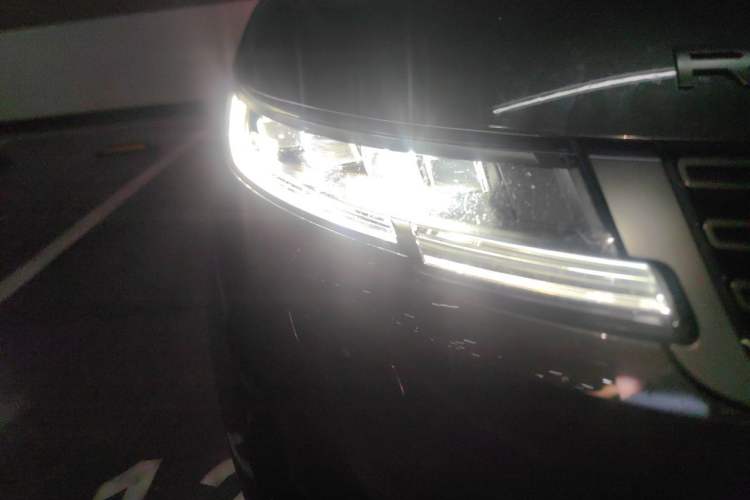 Used Land Rover Range Sport 2023 400PS Dynamic SE Right Front Headlight