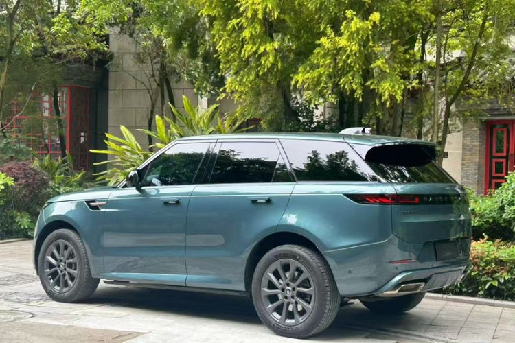 Used Land Rover Range Sport 2023 400PS Dynamic SE Exterior 3