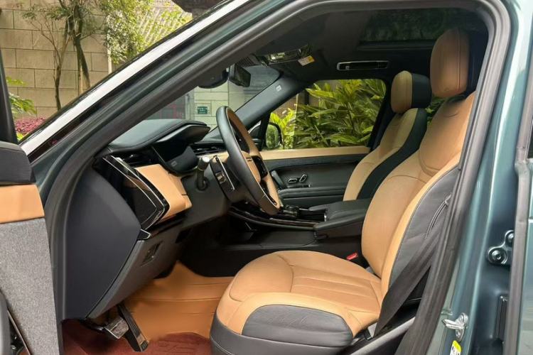Used Land Rover Range Sport 2023 400PS Dynamic SE Interior 6