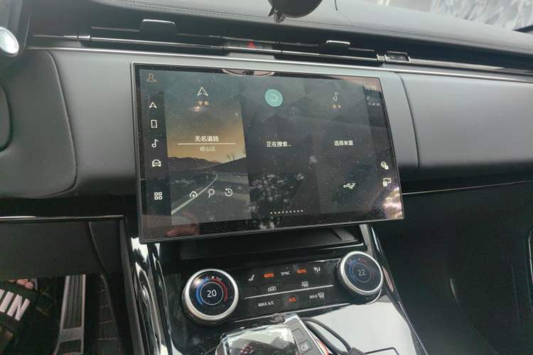 Used Land Rover Range Sport 2023 400PS Dynamic SE Audio And AC Panel