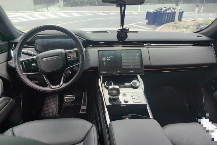 Used Land Rover Range Sport 2023 400PS Dynamic SE Center Console