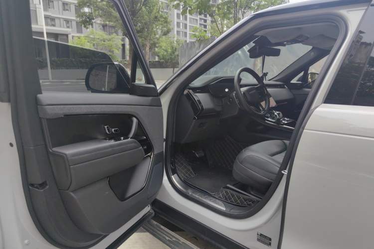 Used Land Rover Range Sport 2023 400PS Dynamic SE Driver Seat