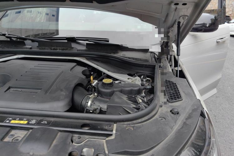 Used Land Rover Range Sport 2023 400PS Dynamic SE Engine Bay Left