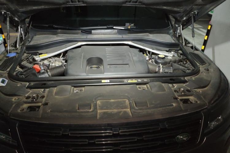 Used Land Rover Range Sport 2023 400PS Dynamic SE Engine Bay