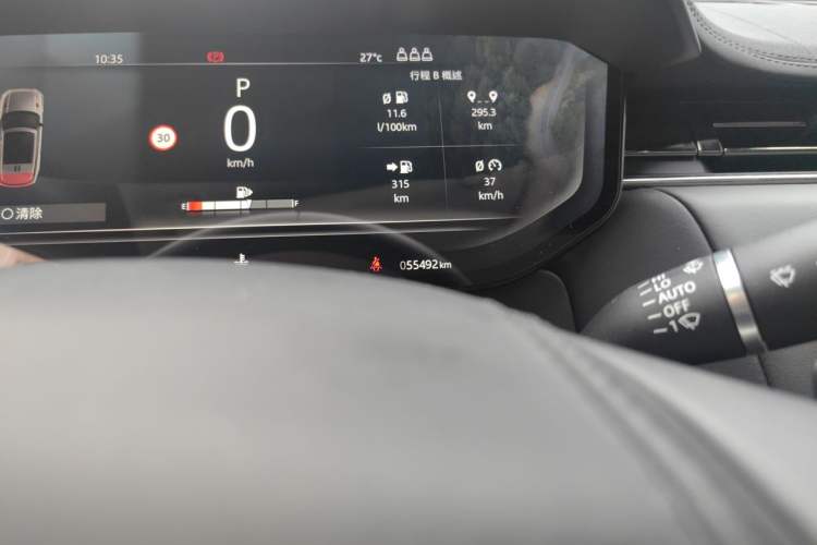 Used Land Rover Range Sport 2023 400PS Dynamic SE Odometer Close Up