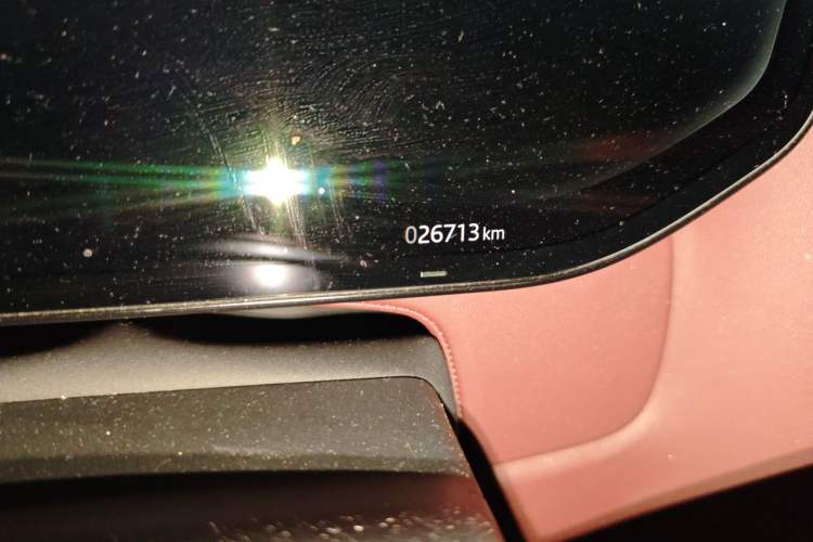 Used Land Rover Range Sport 2023 400PS Dynamic SE Odometer Close Up