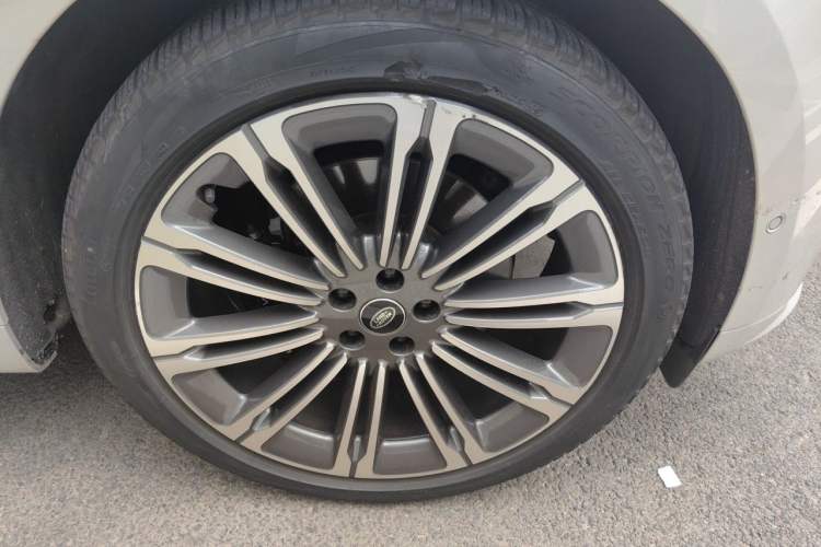 Used Land Rover Range Sport 2023 400PS Dynamic SE Right Front Wheel Hub