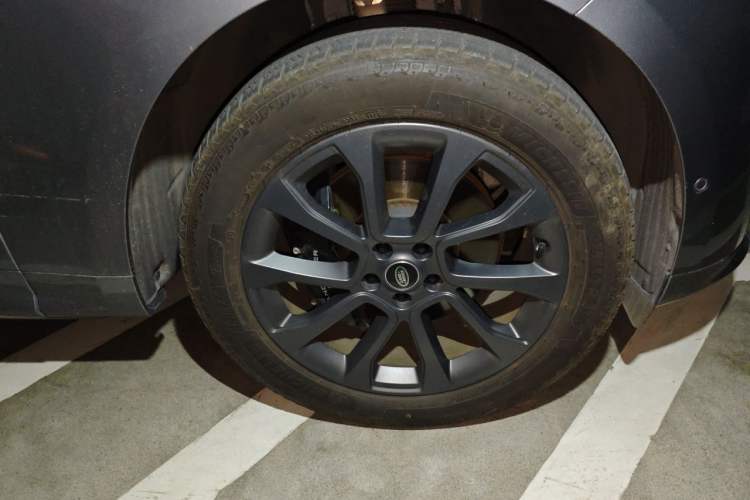 Used Land Rover Range Sport 2023 400PS Dynamic SE Right Front Wheel Hub