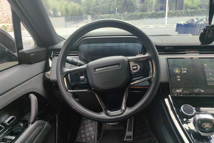 Used Land Rover Range Sport 2023 400PS Dynamic SE Steering Wheel