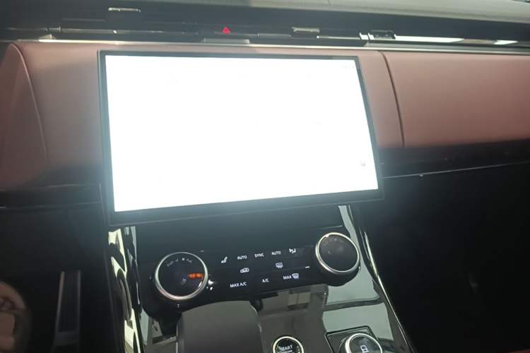 Used Land Rover Range Sport 2023 400PS Dynamic SE Audio And AC Panel
