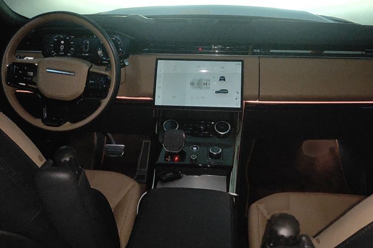 Used Land Rover Range Sport 2023 400PS Dynamic HSE Center Console
