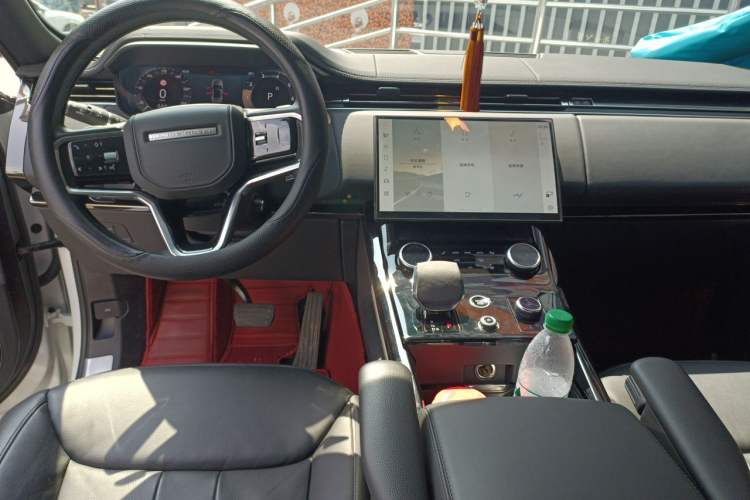 Used Land Rover Range Sport 2023 360 PS S Center Console
