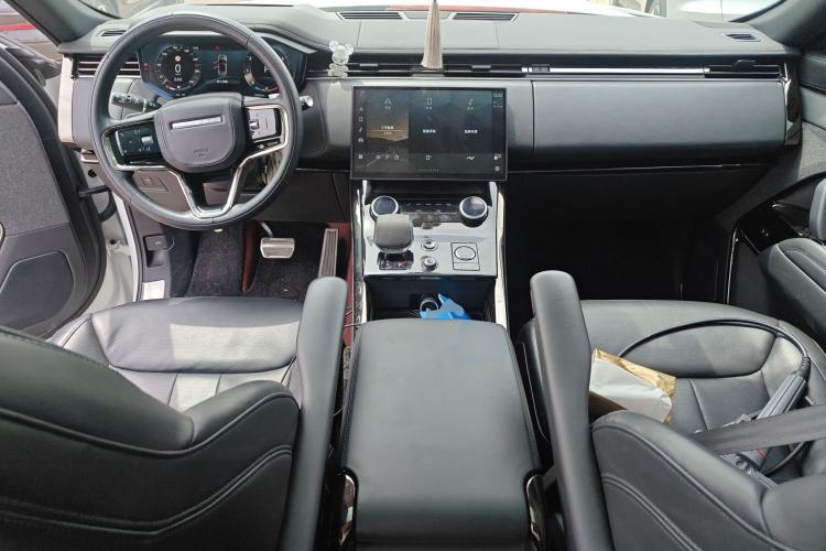 Used Land Rover Range Sport 2023 400PS Dynamic HSE Center Console