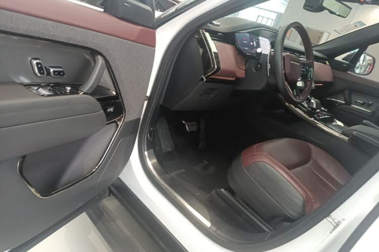 Used Land Rover Range Sport 2023 400PS Dynamic SE Driver Seat