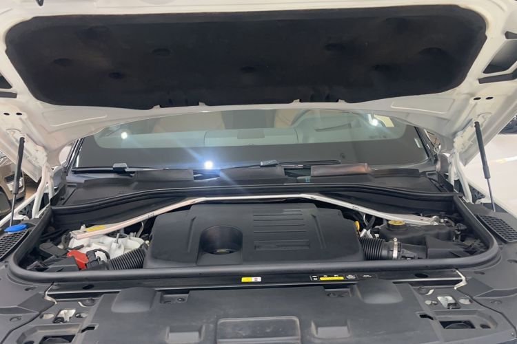 Used Land Rover Range Sport 2023 400PS Dynamic HSE Engine Bay