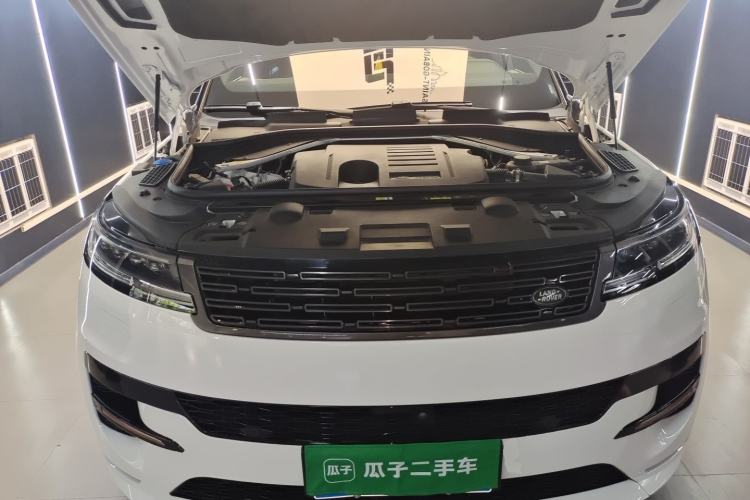 Used Land Rover Range Sport 2023 400PS Dynamic SE Engine Bay