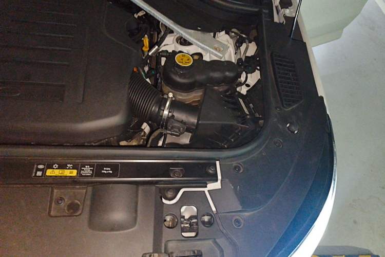 Used Land Rover Range Sport 2023 400PS Dynamic SE Engine Bay Left