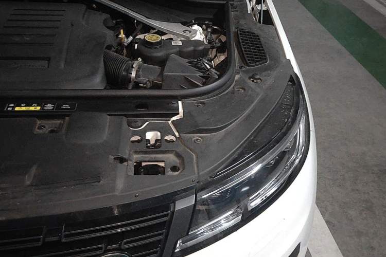 Used Land Rover Range Sport 2023 400PS Dynamic HSE Engine Bay Left