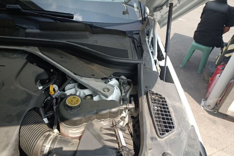 Used Land Rover Range Sport 2023 360 PS S Engine Bay Left