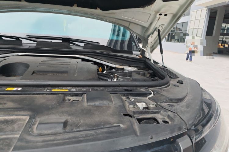 Used Land Rover Range Sport 2023 360 PS S Engine Bay Left