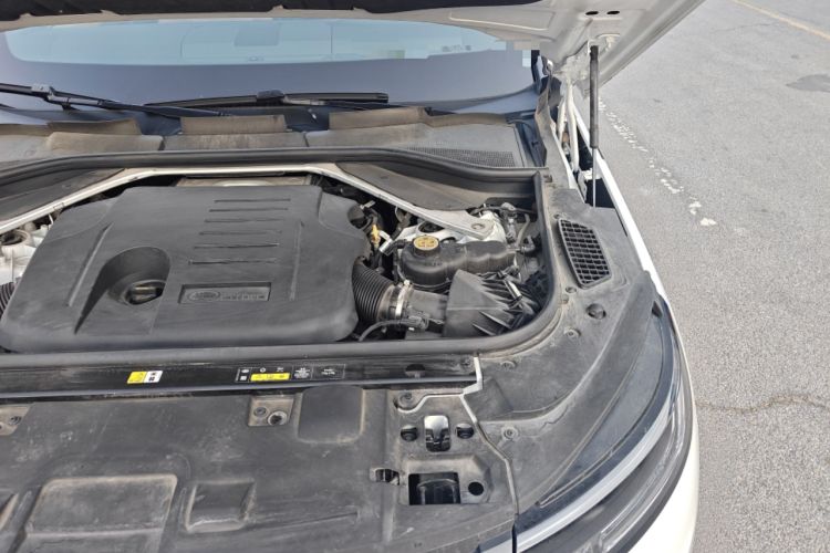 Used Land Rover Range Sport 2023 400PS Dynamic SE Engine Bay Left