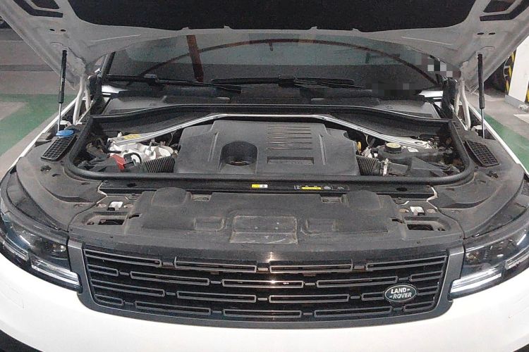 Used Land Rover Range Sport 2023 400PS Dynamic HSE Engine Bay