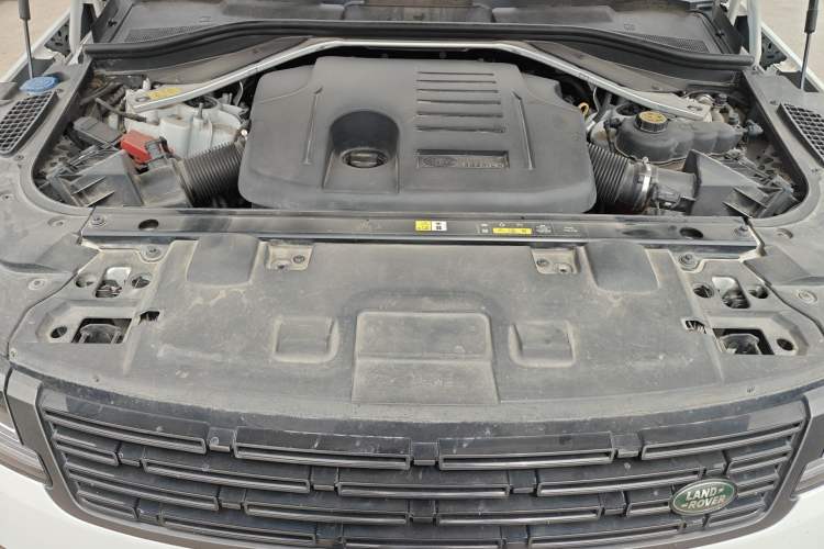 Used Land Rover Range Sport 2023 400PS Dynamic HSE Engine Bay
