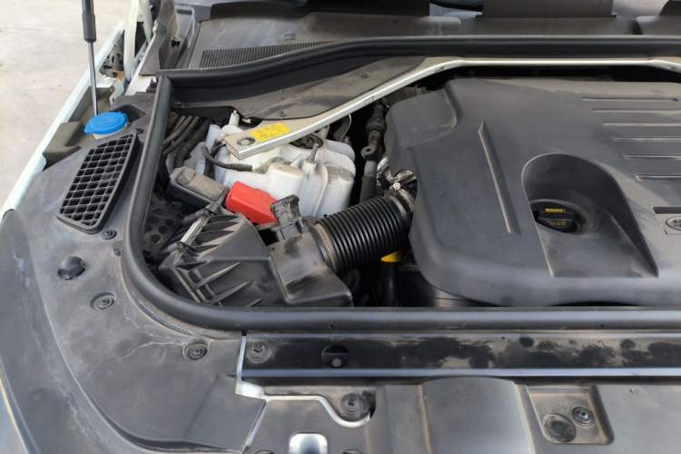 Used Land Rover Range Sport 2023 400PS Dynamic SE Engine Bay Right