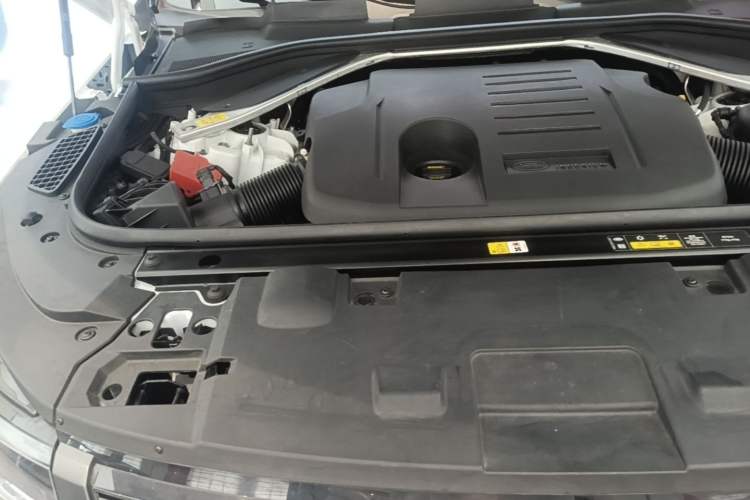 Used Land Rover Range Sport 2023 400PS Dynamic SE Engine Bay Right