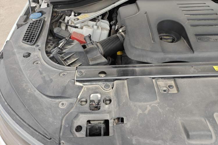 Used Land Rover Range Sport 2023 400PS Dynamic HSE Engine Bay Right