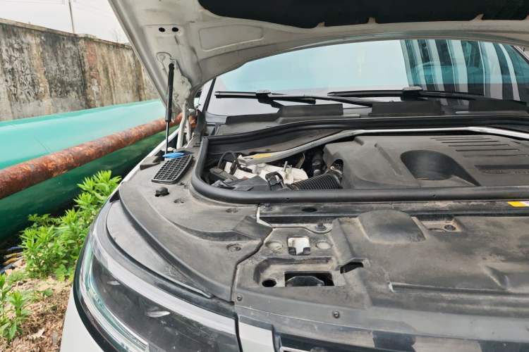 Used Land Rover Range Sport 2023 360 PS S Engine Bay Right