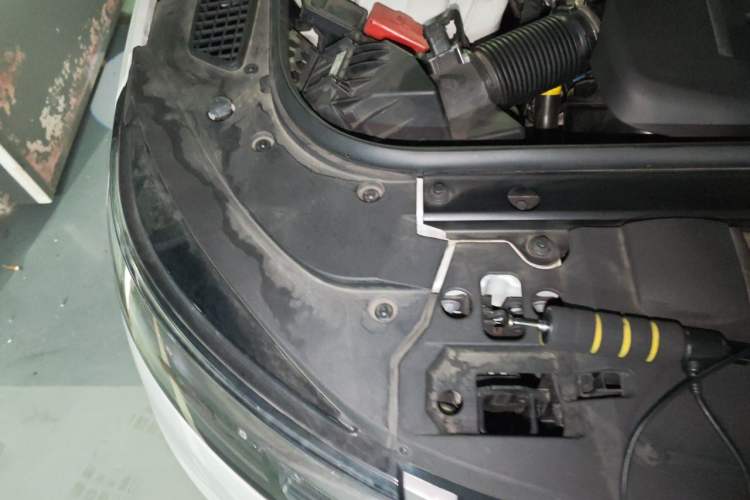 Used Land Rover Range Sport 2023 400PS Dynamic SE Engine Bay Right