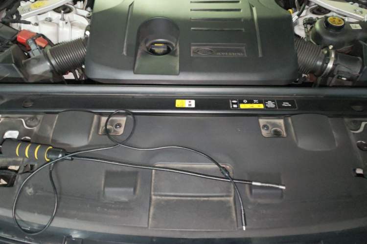 Used Land Rover Range Sport 2023 400PS Dynamic SE Engine Bay